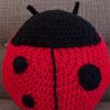Как связать крючком подушку-божью коровку