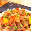 Куриные желудки с беконом и овощами