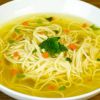 Куриный бульон с лапшой