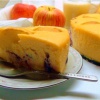 Воздушная творожная запеканка с черносливом и яблоками