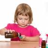 Как дать ребенку лекарство