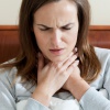 Почему возникает боль в горле: основные причины