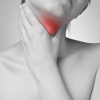 Как справиться с болью в горле