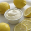 Для приготовления майонеза можно использовать лимонный сок
