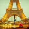 Эйфелева башня - одна из основных достопримечательностей Парижа
