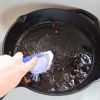 Как легко отчистить чугунную сковороду