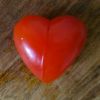 Как сделать "сердечко" из сливовидных помидоров черри