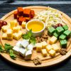 Сырная тарелка: состав, как красиво нарезать