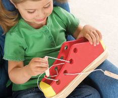 What toys develop children's motor skills