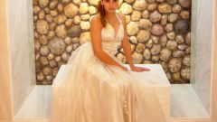 Как украсить свадебное платье