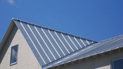How to cover the roof with iron