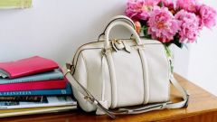 How to clean leather white bag