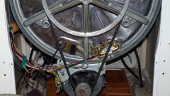 How to remove a pulley of a washing machine