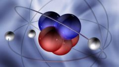 Почему атом нейтрален