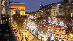 Как встретить Новый год в Париже