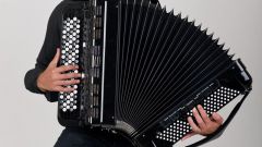 How to learn to play the accordion
