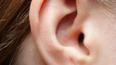 How to knock a tube out of the ear