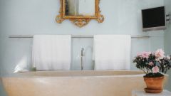 Как украсить зеркало в ванной