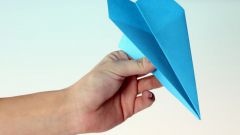 Как сложить бумажный самолетик