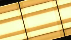 How to replace a fluorescent light