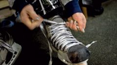 Как шнуровать хоккейные коньки
