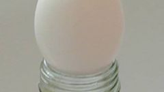 Как засунуть яйцо в бутылку