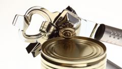 How to open a tin can