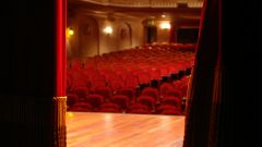 How to enter the theater Institute