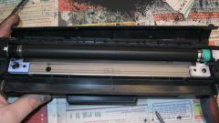 How to fill the toner into the cartridge