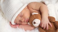 Как укладывать ребенка спать без слез