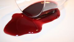 Как удалить пятна от красного вина