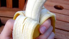 Как чистить банан