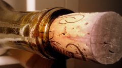 How to put a cork in the bottle