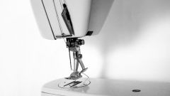 Как вдеть нитку в швейной  машинке