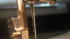 Как заправить нить в швейную машину