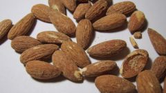 How to peel almonds from the skin