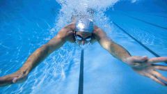 Как научиться быстро плавать