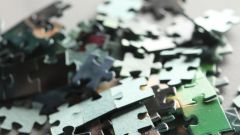 How to hang jigsaw puzzles