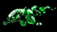 How to distinguish the real emerald