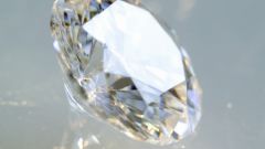 How to distinguish diamond from cubic Zirconia