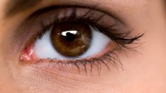 Как отбелить белок глаз