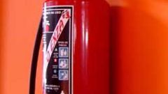 How to test a fire extinguisher