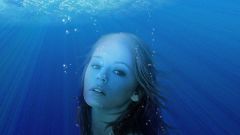 Как научиться долго не дышать под водой