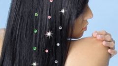 How to attach rhinestones to the hair