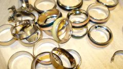 Как носить золотые кольца
