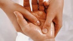 Как лечить трещины на пальцах рук