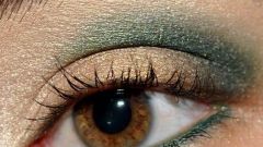 Как красить каре-зеленые глаза