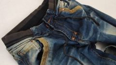 How to decorate old jeans