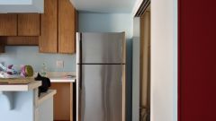 How to quickly defrost a refrigerator