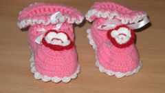 How to knit booties for a newborn